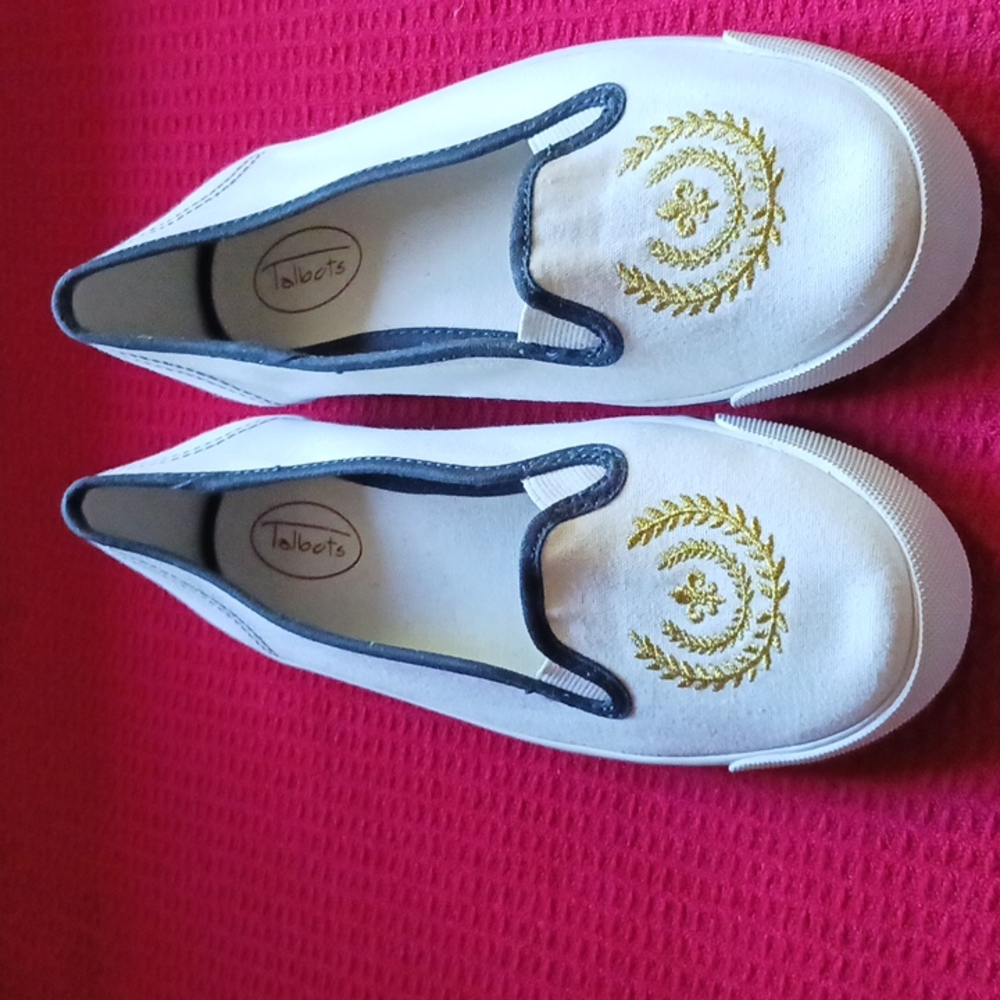 Talbots Size 7 white canvas with Gold emblem Sneakers NWOT or Box